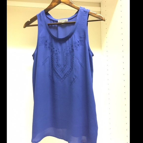 Pleione sleeveless shirt