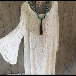 Vintage white lace overlay dress 👑