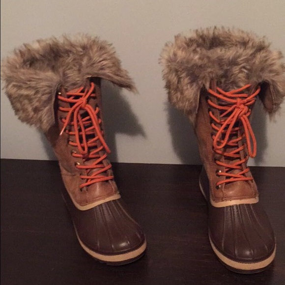 Tan fur lined mid-calf duck boots