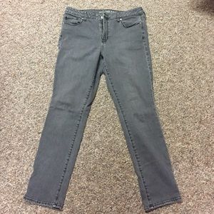 High waisted AEO skinny jeans