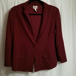 50% off bundles under $15! 1 button Maroon blazer