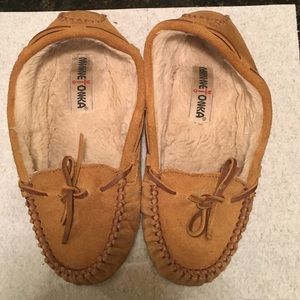 Chestnut Minnetonka moccasins