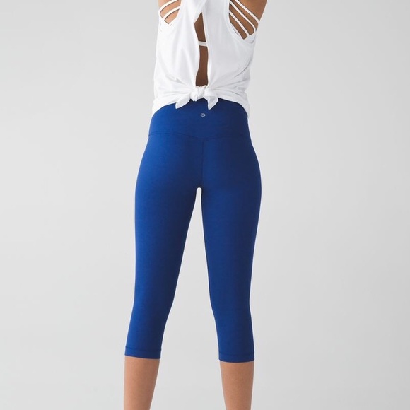 🍋EUC Lululemon Align crop blue size 6