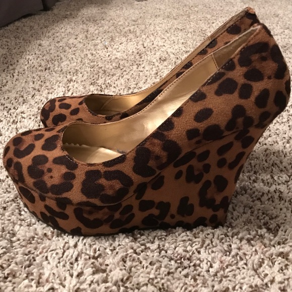 Leopard Madden Girl Platform Wedges - Picture 2 of 3