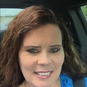 Meet your Posher, Dena