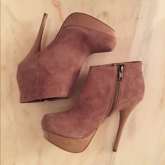 Steve Madden Shoes - Steve Madden suede pink heels