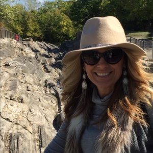 Meet your Posher, Cathy