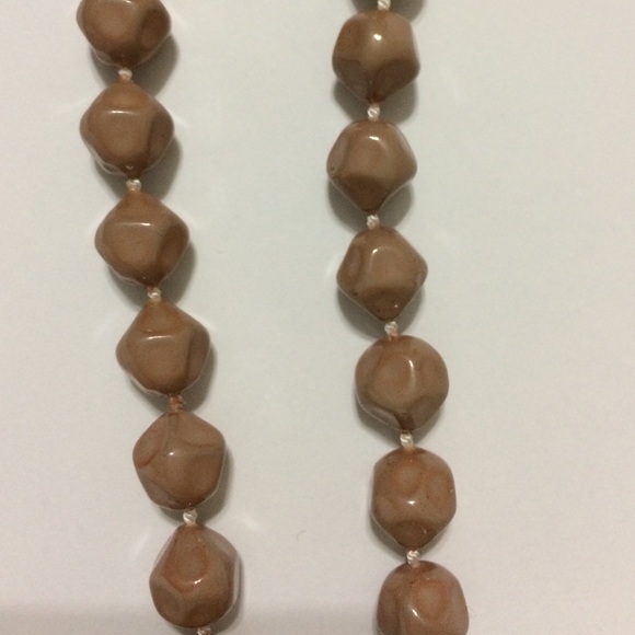 Tan Necklace - Picture 4 of 4