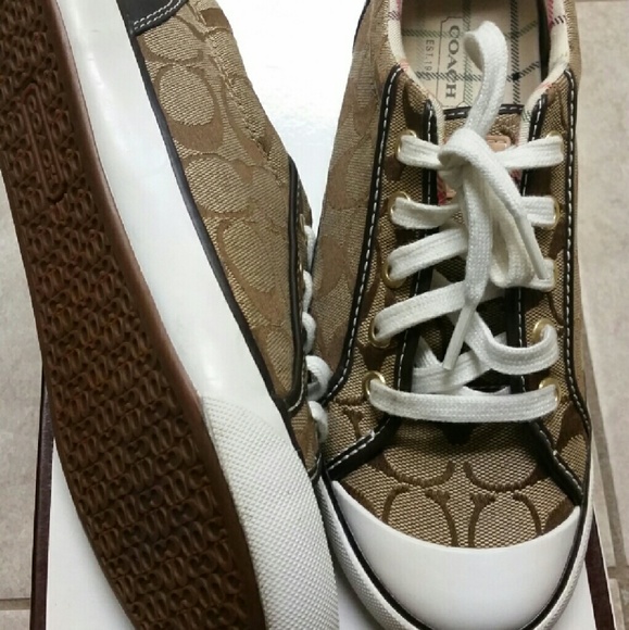 Coach "Barrett" Shoes - Picture 3 of 5