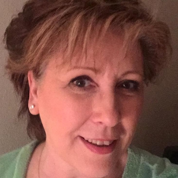 Meet your Posher, Kaye - Picture 1 of 1