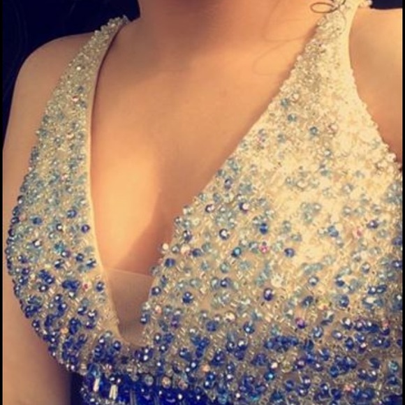 prom dress. worn once. size 6 - Picture 3 of 3