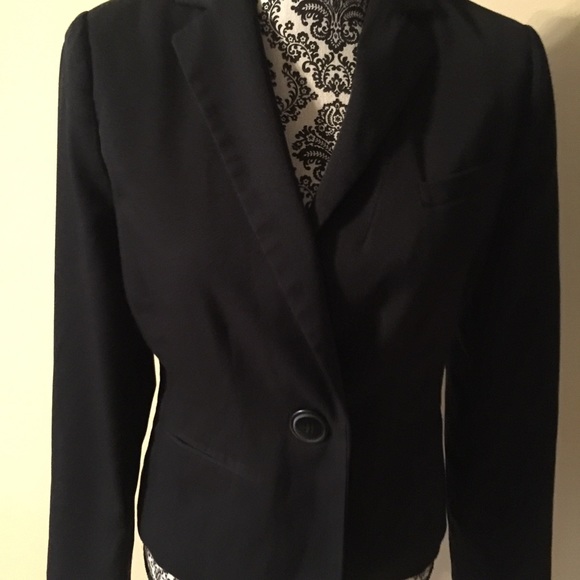 Beautiful Elle Blazer - Picture 2 of 4