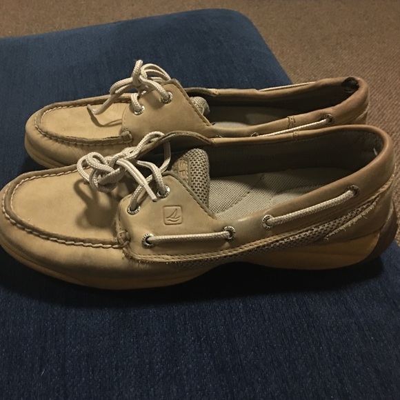 Sperry size 8.