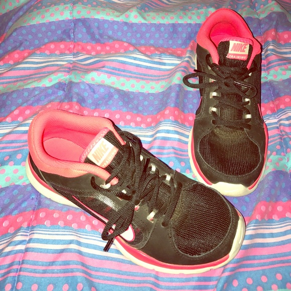 Nike shoes! Size 6.5