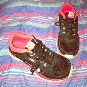 Nike shoes! Size 6.5