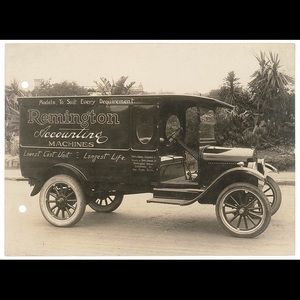 Meet your Posher, Caroline