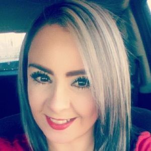 Meet your Posher, Monica