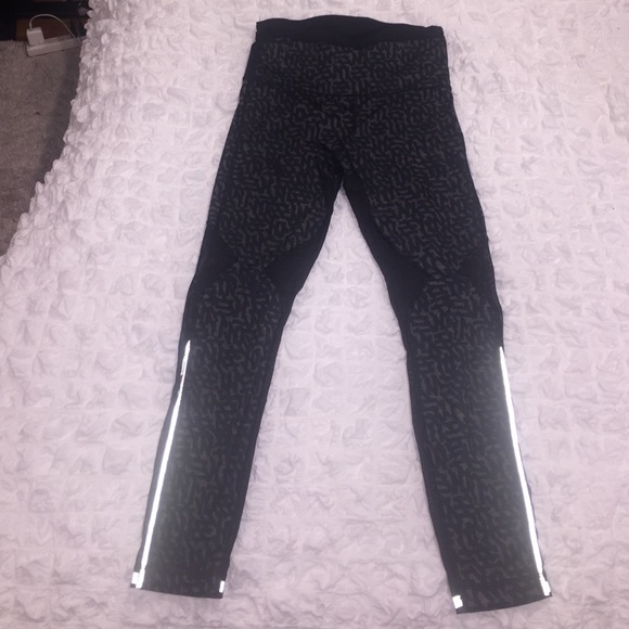 lululemon athletica Pants - Lululemon mesh 7/8th leggings