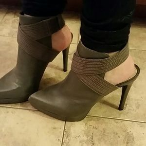 G2G Gianni Bini grey leather booties sz 10 R2S!!
