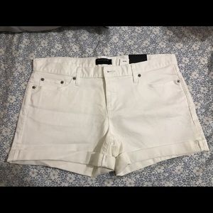 ✨FLASH SALE✨BANANA REPUBLIC WHITE SHORTS NWT