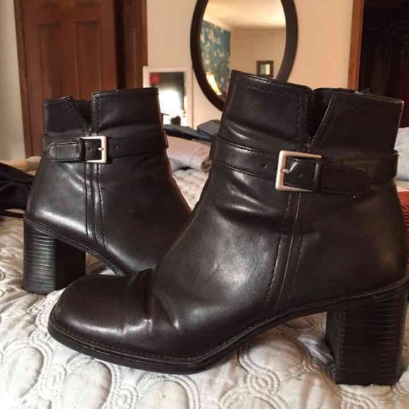 Black Expressions Boots - Picture 1 of 4