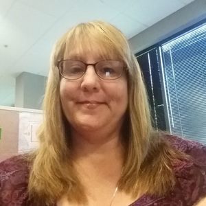 Meet your Posher, Lora