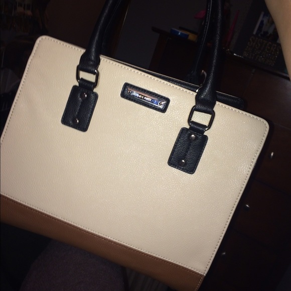 Nine West Handbags - Nine West Purse