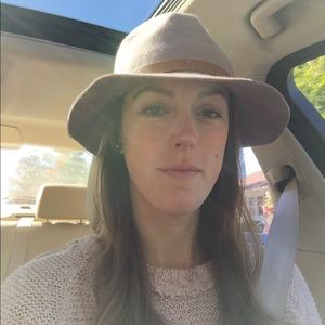 Meet your Posher, Dana