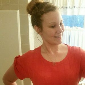 Meet your Posher, Holley