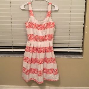 White/coral sleeveless dress