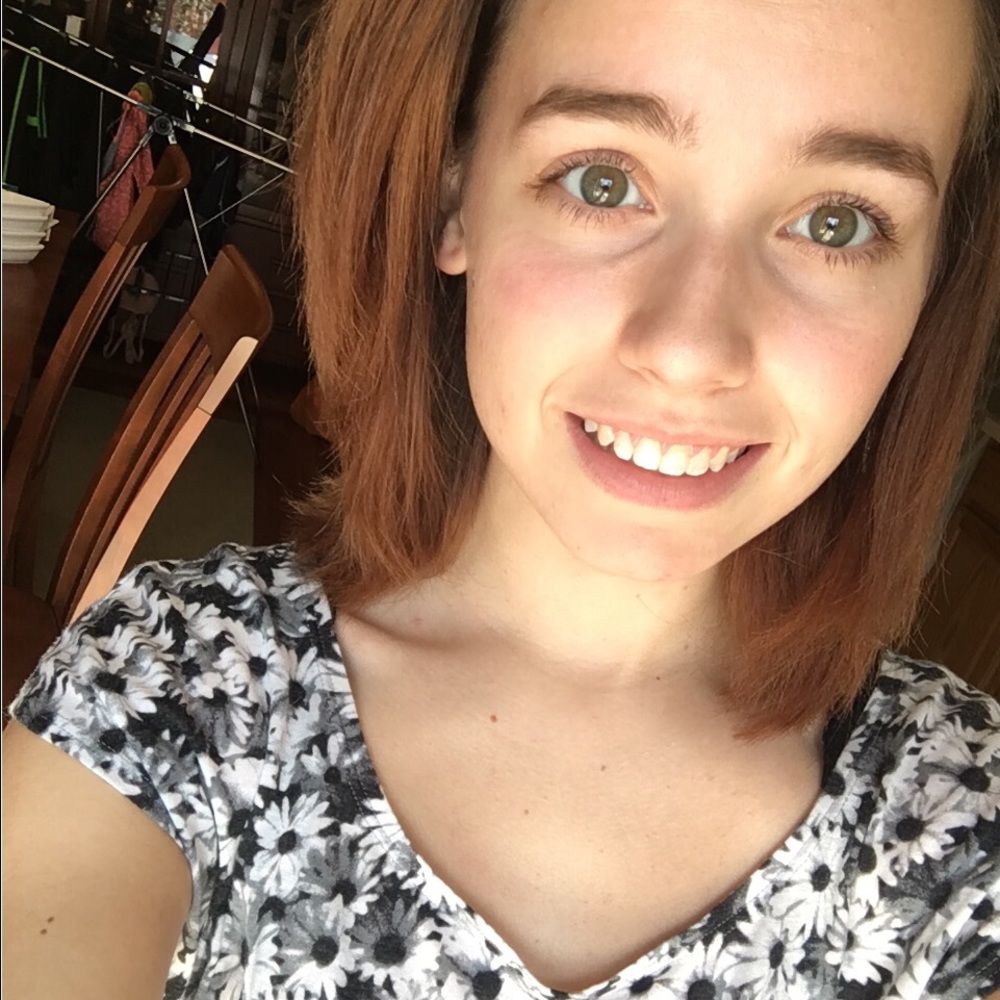 Meet your Posher, Alyssa