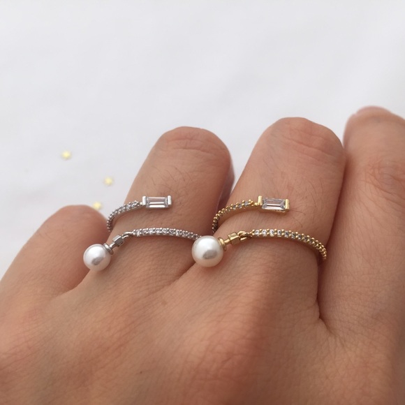 Delicate dangle ring - Picture 3 of 4