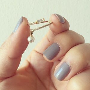 Delicate dangle ring