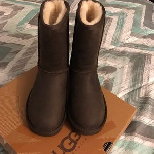 UGG Australia Women's Classic Short Sheepskin Boot