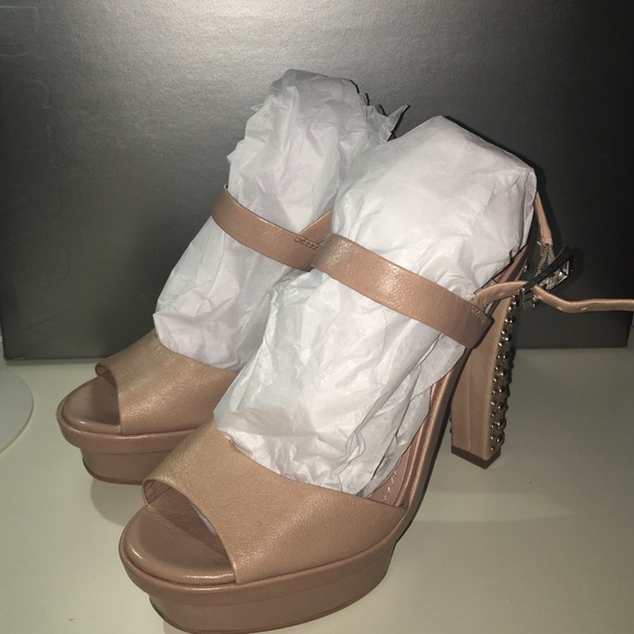 Vince Camuto Women's Heels - BRAND NEW - Picture 1 of 3