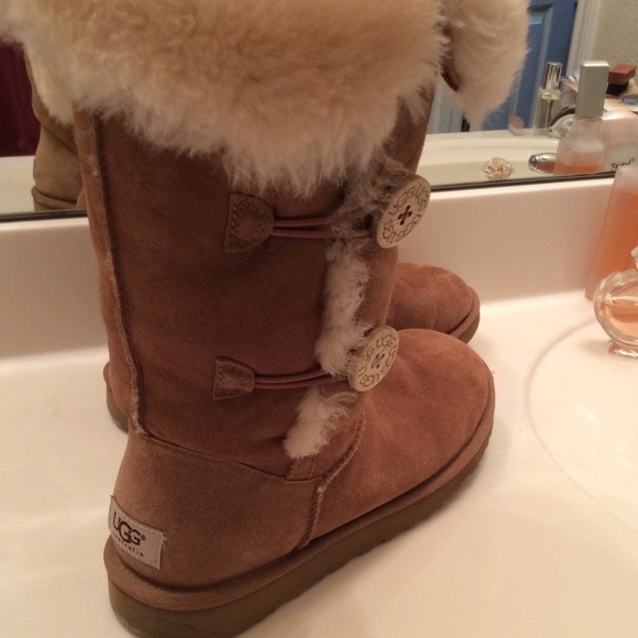 Uggs!! Winter Boots Wear High or Low - Picture 2 of 4