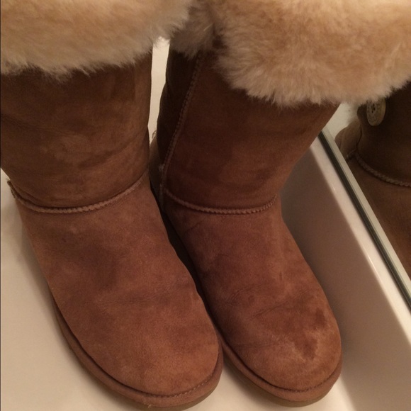 Uggs!! Winter Boots Wear High or Low - Picture 3 of 4
