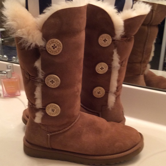 Uggs!! Winter Boots Wear High or Low - Picture 4 of 4