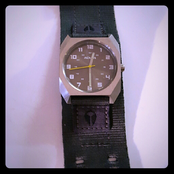 Nixon scout watch