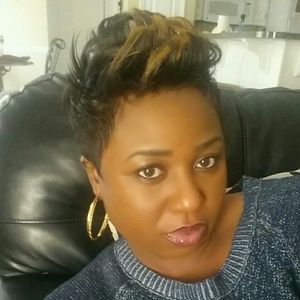 Meet your Posher, Yolanda