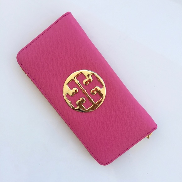 New Tory Butch Amanda Zip Wallet in Pink