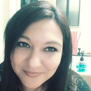 Meet your Posher, Llesenia