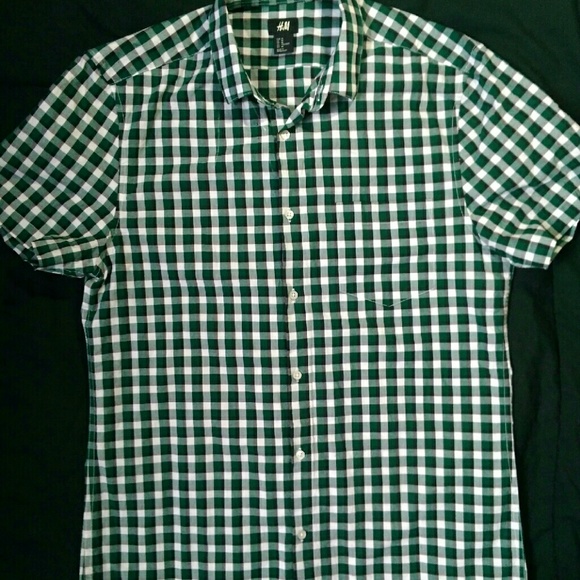 H&M checkered button down short sleeved shirt - Picture 1 of 4