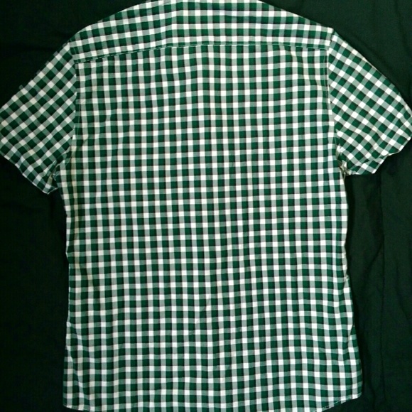 H&M checkered button down short sleeved shirt - Picture 2 of 4