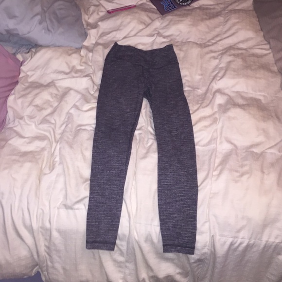 LULU LEMON GRAY AND BLACK LEGGINGS