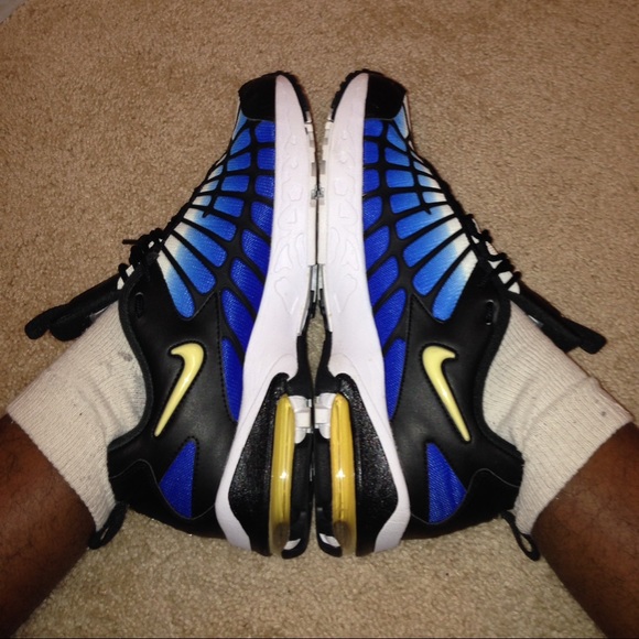 Blue and yellow Men Nike airmax 120 size 11