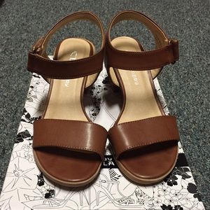 Chinese Laundry Brown Gateway Sandals