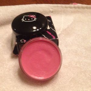 Mac pink fish lip conditioner