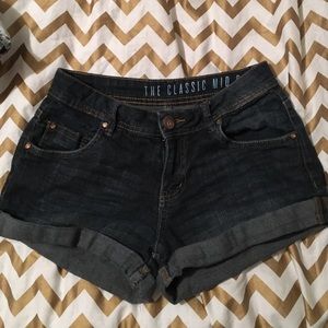 Cotton On dark wash shorts!