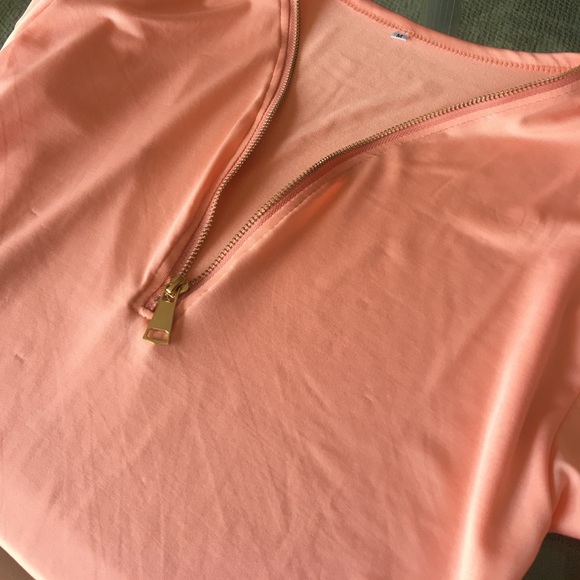 🌿Peach Long Sleeved Top W/ Gold Zip Up Detail🌿 - Picture 2 of 4
